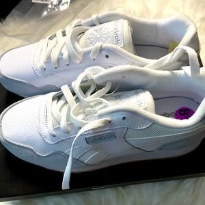 White classic Reebok’s new never worn.